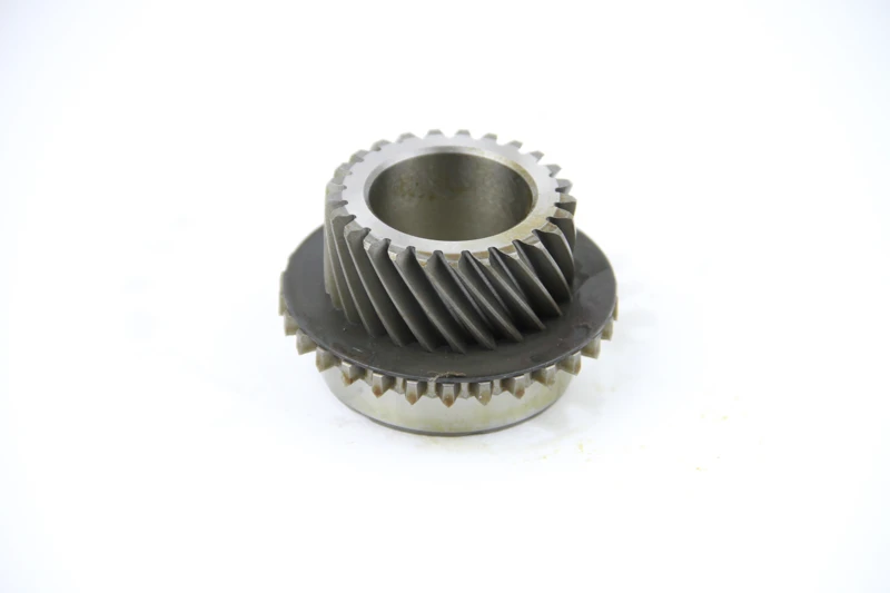 This 5th gear is intended for use in Panther TFR 16 models produced from 1987 to 1990, equipped with the 4JA1 and 4ZD1 engines. It contributes to smooth gear shifting.